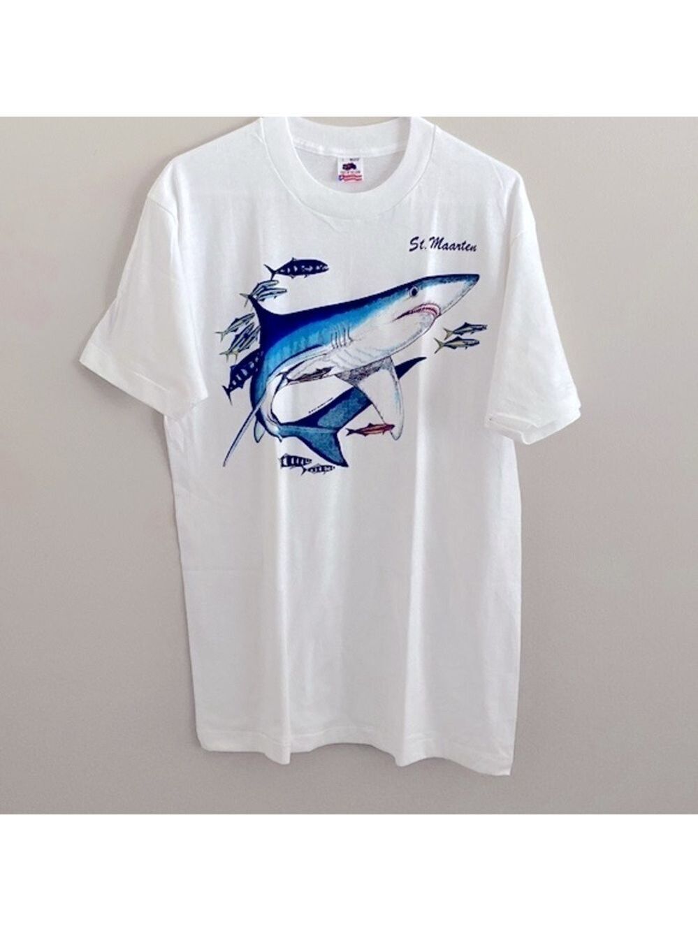 Vintage 90’s Fruit of the loom St. Maartens shark graphic tee